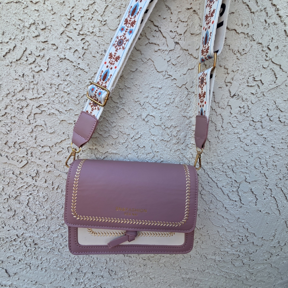 BOUTIQUE Crossbody Bag NWOT with Guitar Strap - Picture 5 of 6